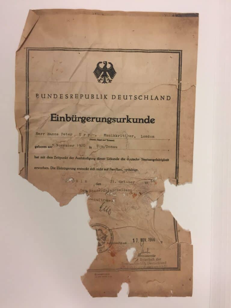 Einbürgerungsurkunde (BRD) für Peter Ury, 1966. Die Staatsbürgerschaft war Ury in der NS-Zeit entzogen worden.